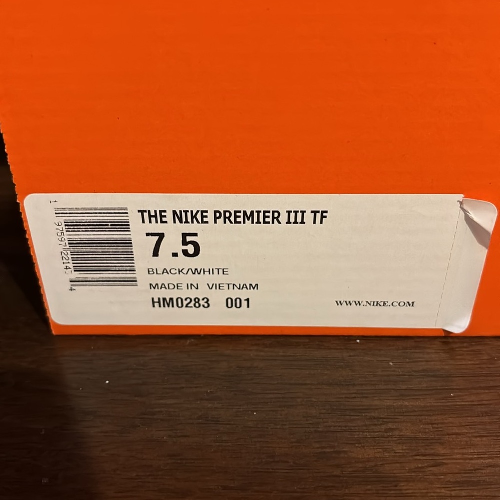 The Nike Premier III TF - Picture 8 of 8